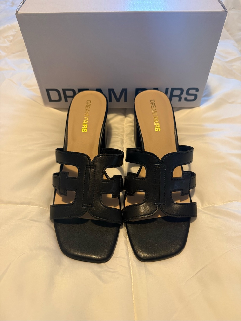 Dream Pairs Black Cutout Slide Mules brand new